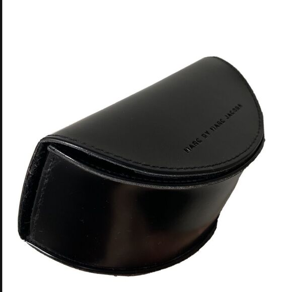 Marc By Marc Jacobs Black leather sunglasses case - Picture 2 of 4